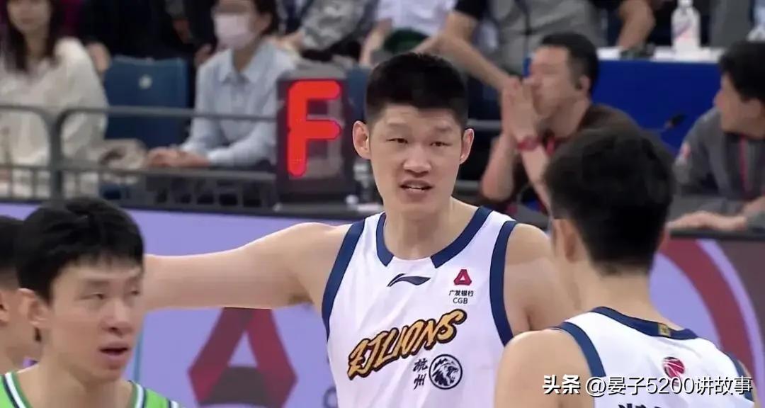 广厦能夺冠，胡金秋绝对是第一功臣。
随着广厦102-95战胜天津之后，广厦取得了