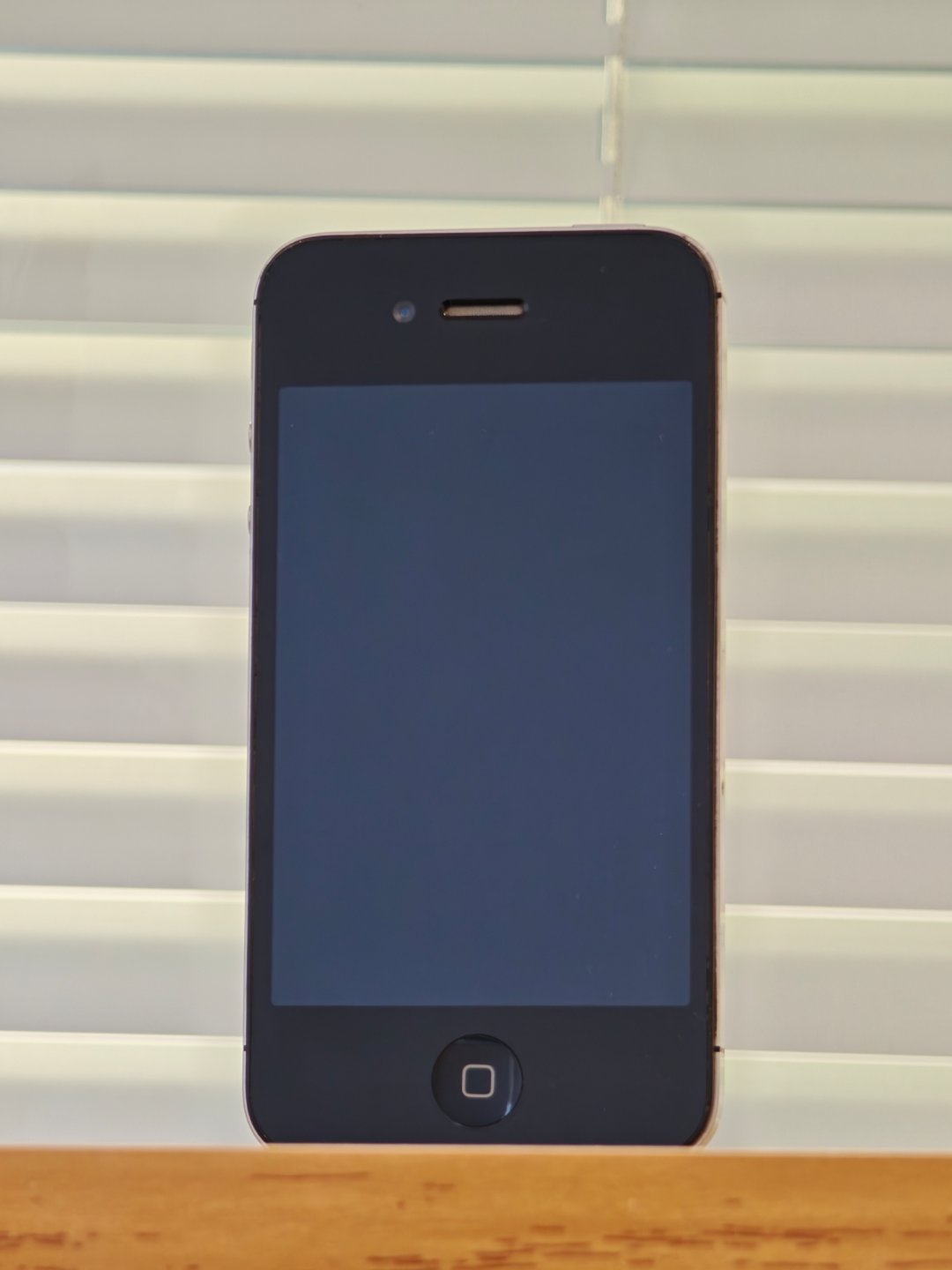 iPhone4回收价暴涨80倍要不是找不到我的三十针充电线充不了电，我高低要把之