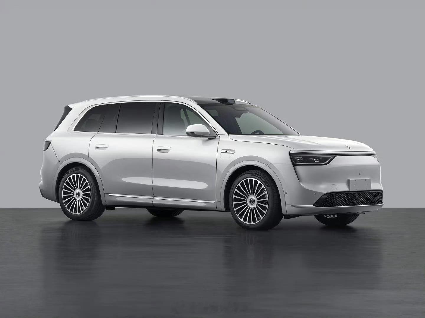 问界 m8 ev 亮相工信部。新车尺寸为 5190×1999×1795mm、轴距