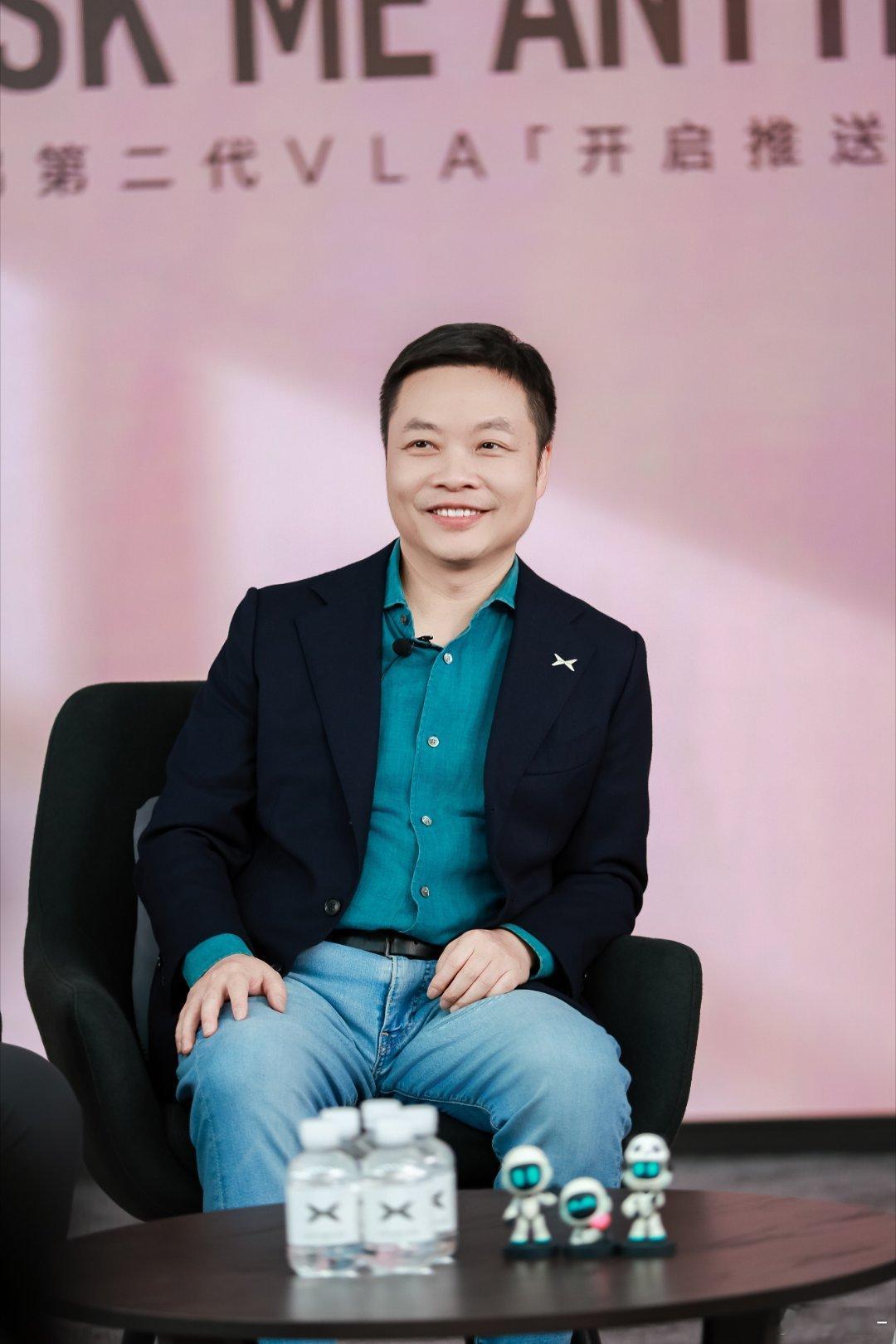 何小鹏直播第二代VLA推送小鹏的第二代VLA来了，两个多小时的直播信息量还是挺大