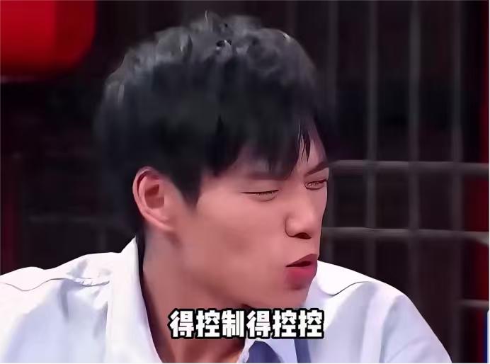 魏大勋：“姐，你这么瘦，是平时晚上不吃饭吗？”

杨幂：“吃啊，我不减肥。”
