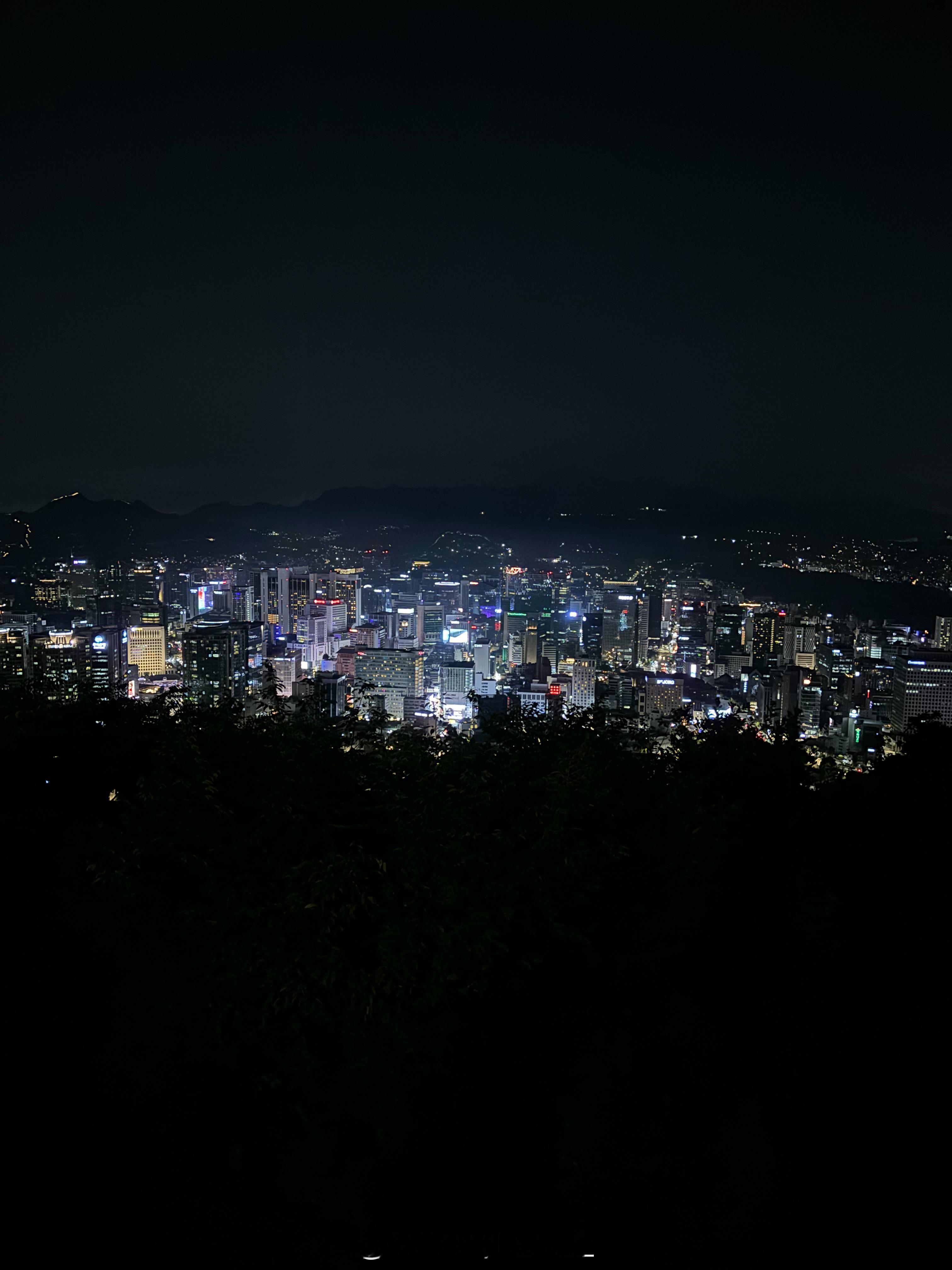 南山塔 