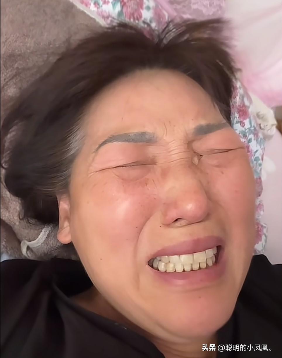 小故事！
   大飞 他妈又去偷香瓜，终于 被大飞，他爸爸抓到啦。大飞 他爸一看