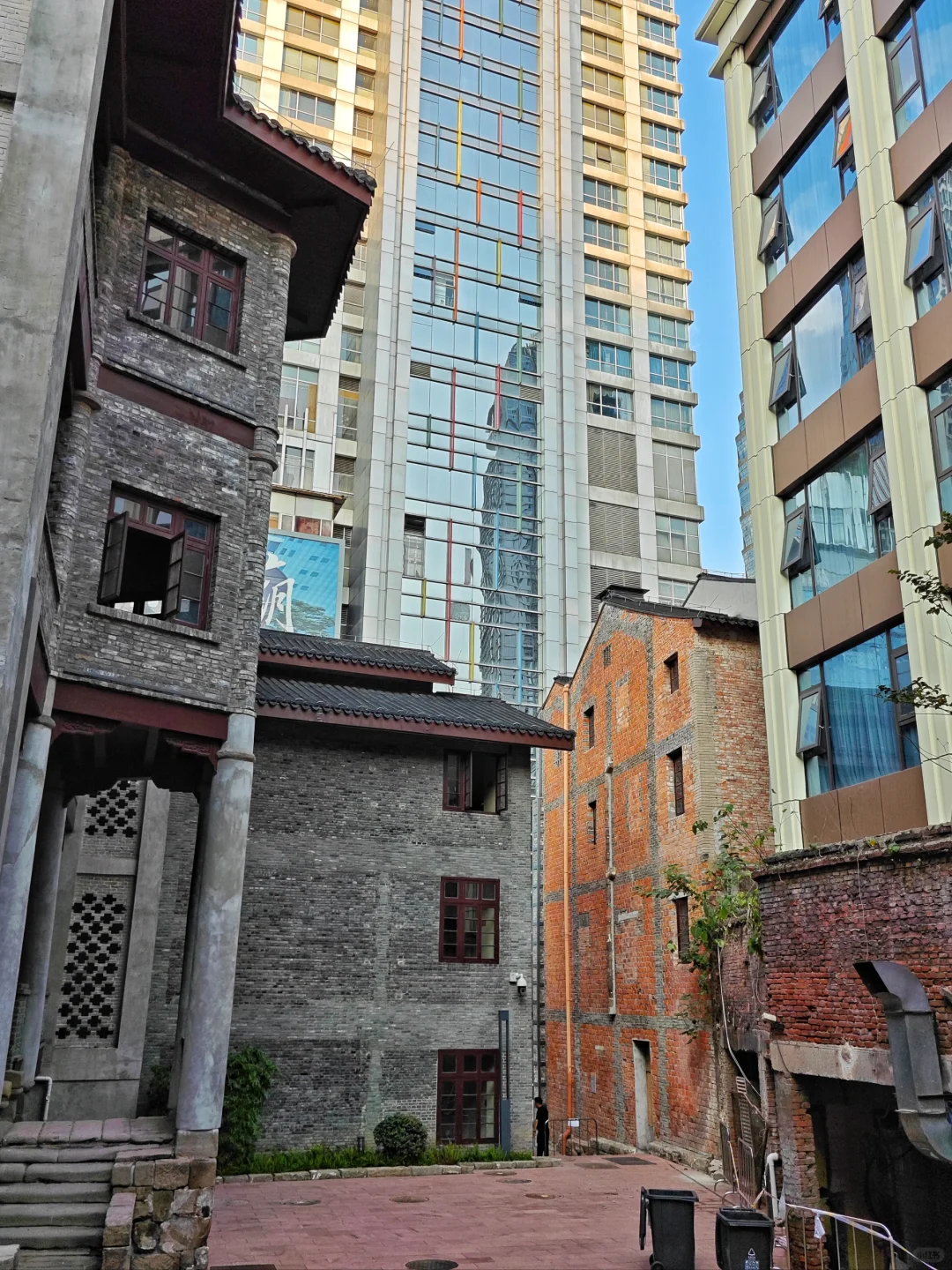 解放碑新晋网红地：鲁祖庙citywalk296