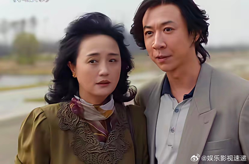 笑喷了就!张维伊居然还演了这么一个角色在赵丽疑、黄晓明和朱缓缓的剧里，张维伊又换