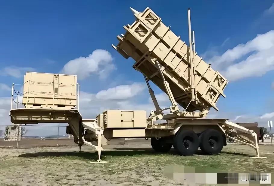 美国扬言继续援乌，结果泽连斯基等来了10枚爱国者导弹。最近，美国跟俄罗斯的关系紧