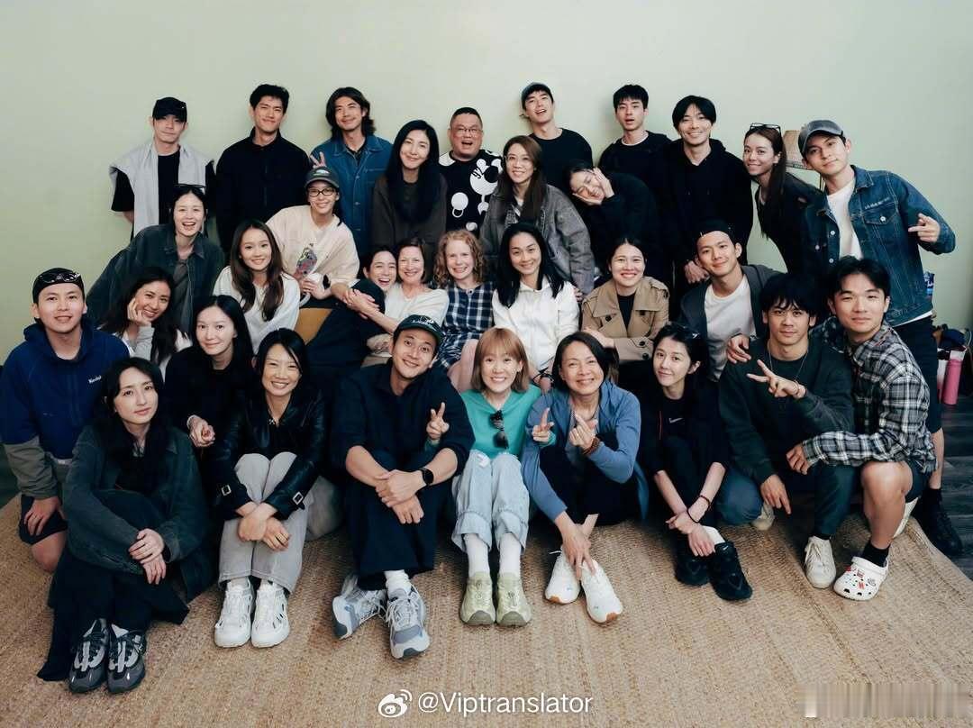 好神奇，台娱演员成团赴美国交流学习表演，柯佳嬿和王柏杰竟然还能同时出现在一张照片