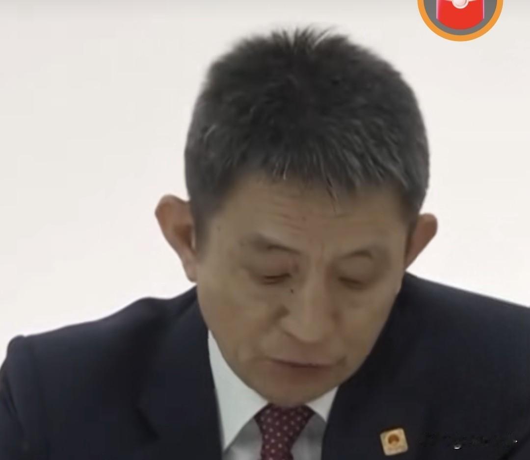 新华社快讯援引李成钢表态：“中方对美方单边的301调查的立场是一贯的，我们反对这