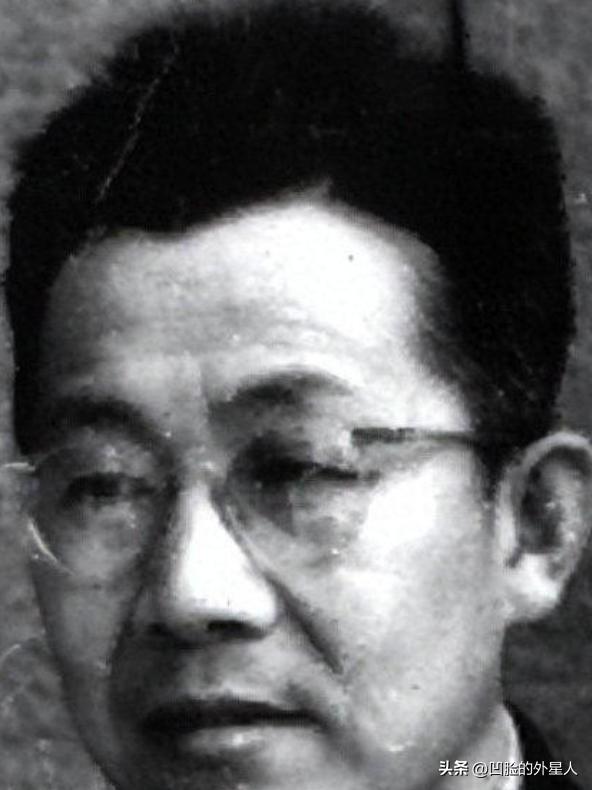 1949年北平解放第15天，国民党上将张荫梧被请去开会，半路发现不对劲：这不是去