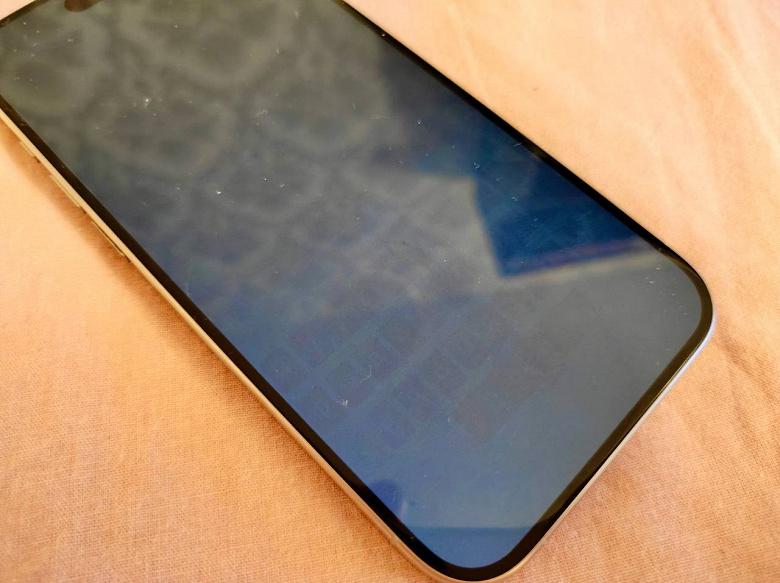 #曝iPhone 15系列出现烧屏问题#据博主“Kang”透露，iPhone 1
