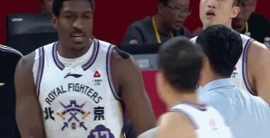 攻防俱佳！佩里面对旧主15中8拿下18分10板3助4断1帽