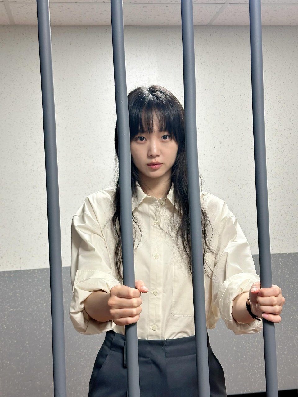 任晗琳 最会单手解腰带的女人任晗琳单手解腰带实力出众，单手操作行云流水，帅气与魅
