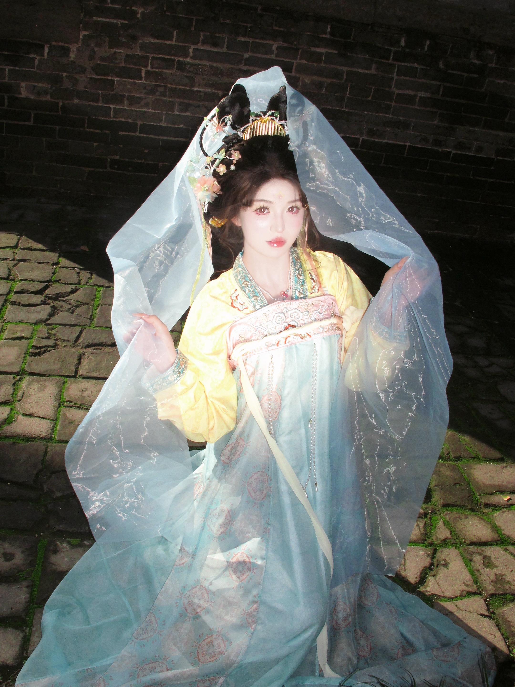 遇见你的眉眼 如清风明月