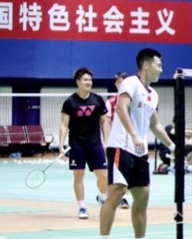 捡到一点哥宝aka之小猪雷霆发型那些年 