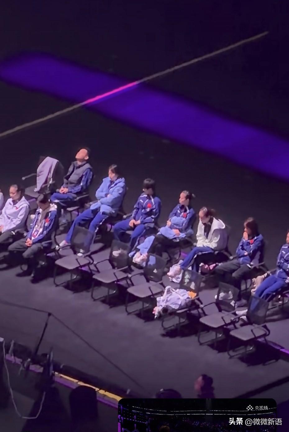 大迪第一局就把暂停用了，还是想拿下第一局的，不过今天蒯曼确实打的也好，蒯曼是4-