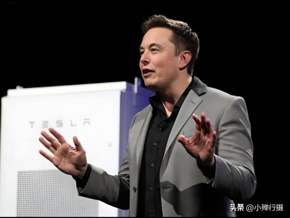 如何看待马斯克申报100万颗卫星该计划既是技术狂想，也是资本叙事。