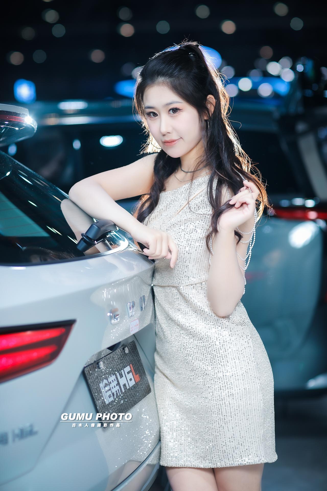 2025重庆汽车消费节长城展台模特小姐姐