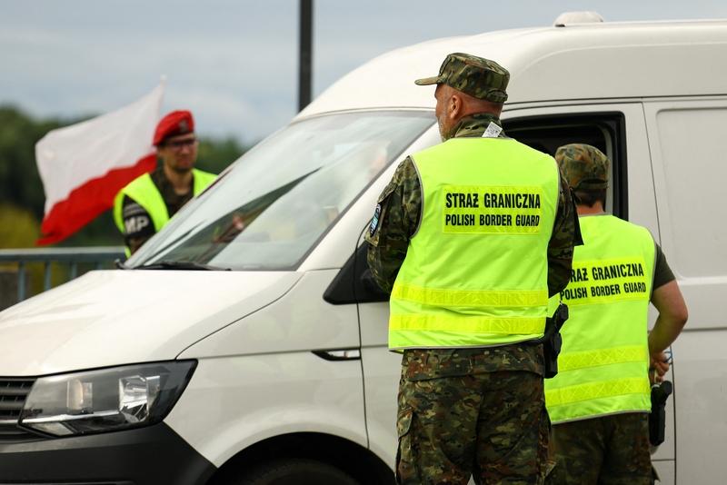 波兰变脸德国学坏 默茨对泽连斯基提条件：波兰对乌克兰人的善意消退，出现袭击、言语