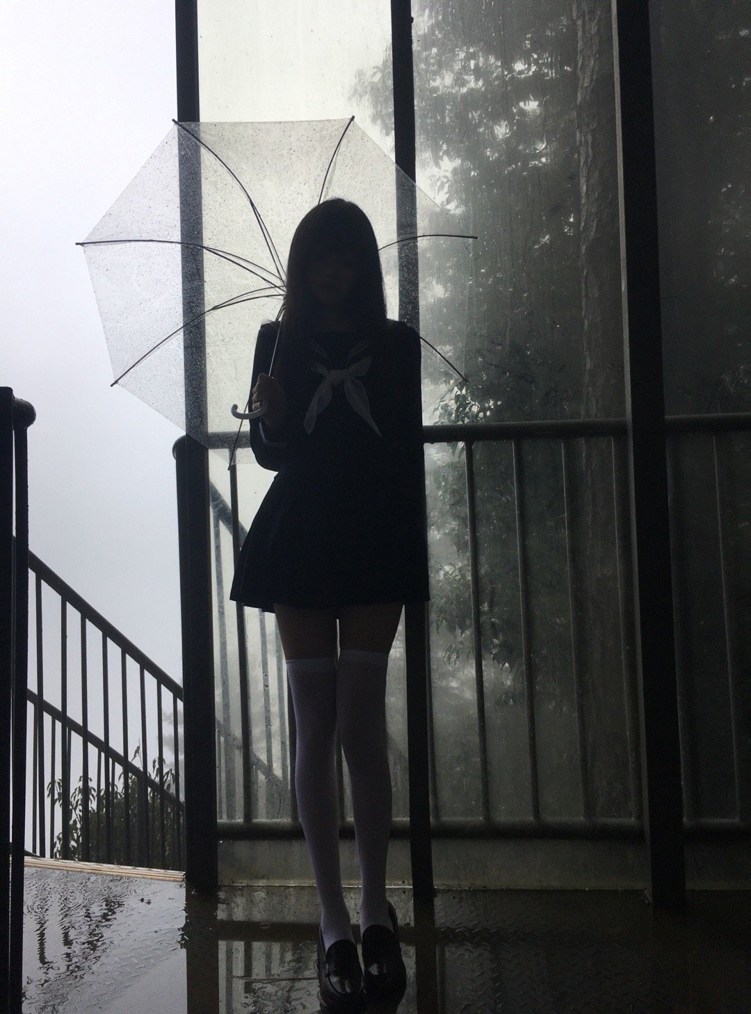 生锈的感情又逢雨天 ​​​
