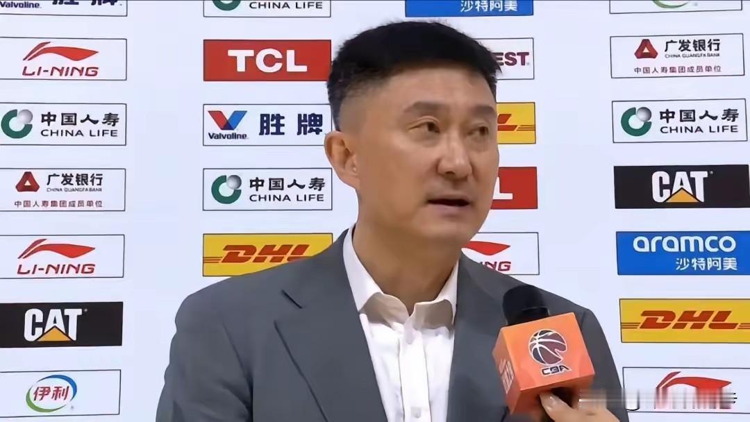 我们有什么遗憾，我们都拿过11次总冠军！他们才有遗憾呢？
昨晚杜峰明显是被打懵了