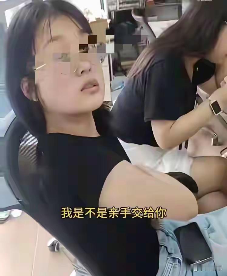 火到国外去了！

北京一名女子点了外卖，吃完了还投诉外卖员态度不好，没有送达，结