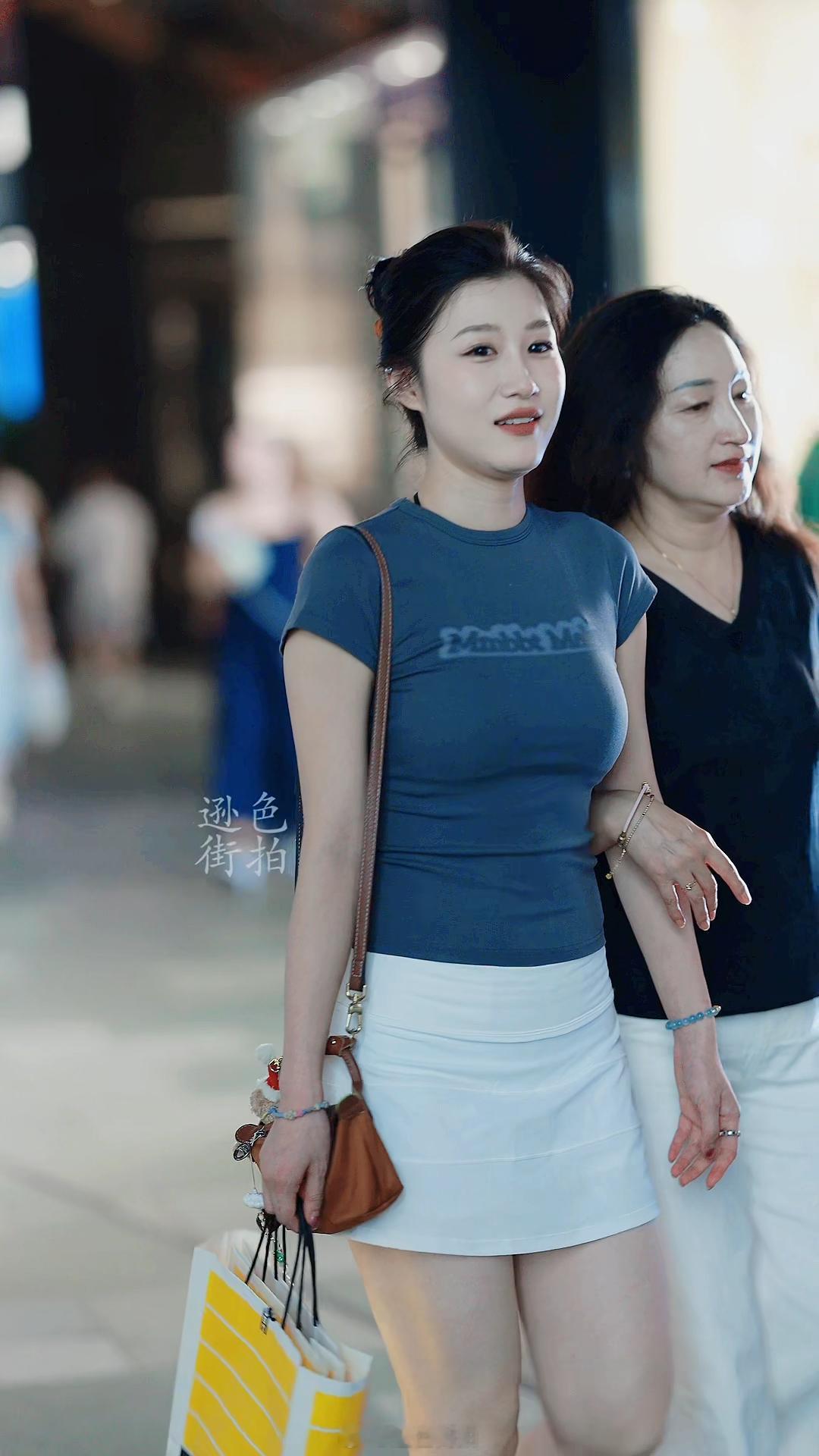 【成都街拍】你喜欢哪个小姐姐？丨摄影拍照每日穿搭