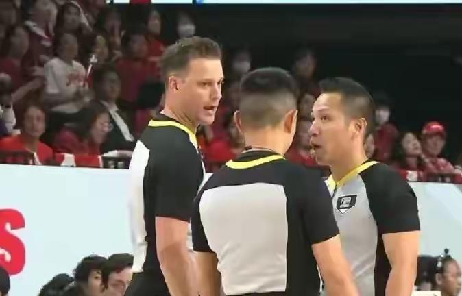 体坛周报还原最后34秒日本男篮主场哨！
男篮世预赛第二阶段，虽然中国男篮客场逆转