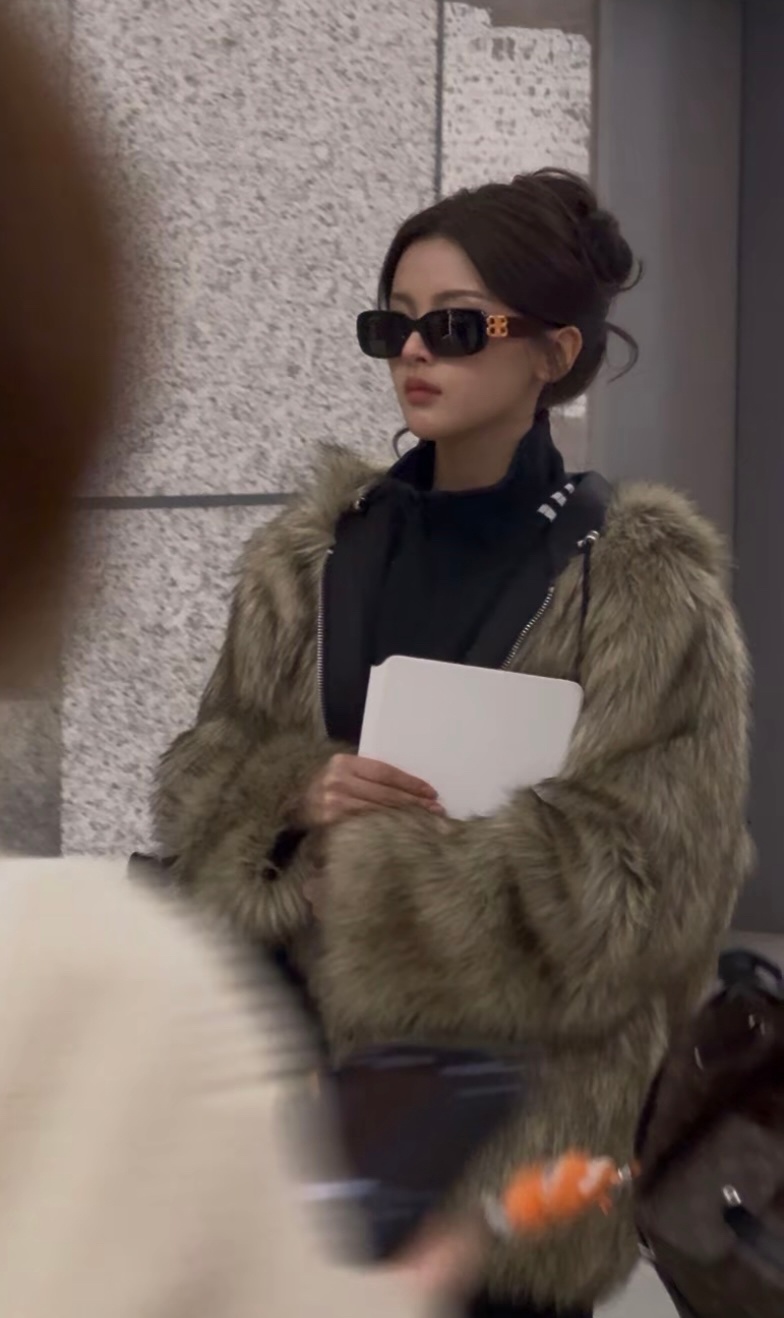 杨超越、董思成 进组出发路透猫的树现偶《今天是太阳雨》即将开机 董思成 进组