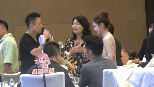 马筱梅又又又被传怀上了
话说她的肚子是真神奇

每隔两个月就会
被传有好消息了
