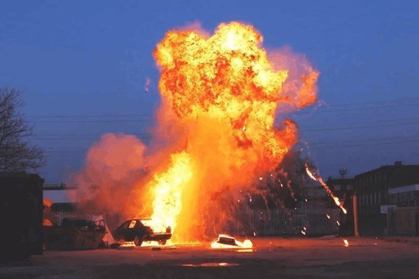 以前总刷到电动车起火、充电爆炸的新闻，看得人心慌。现在国家出手，把“不起火、不爆