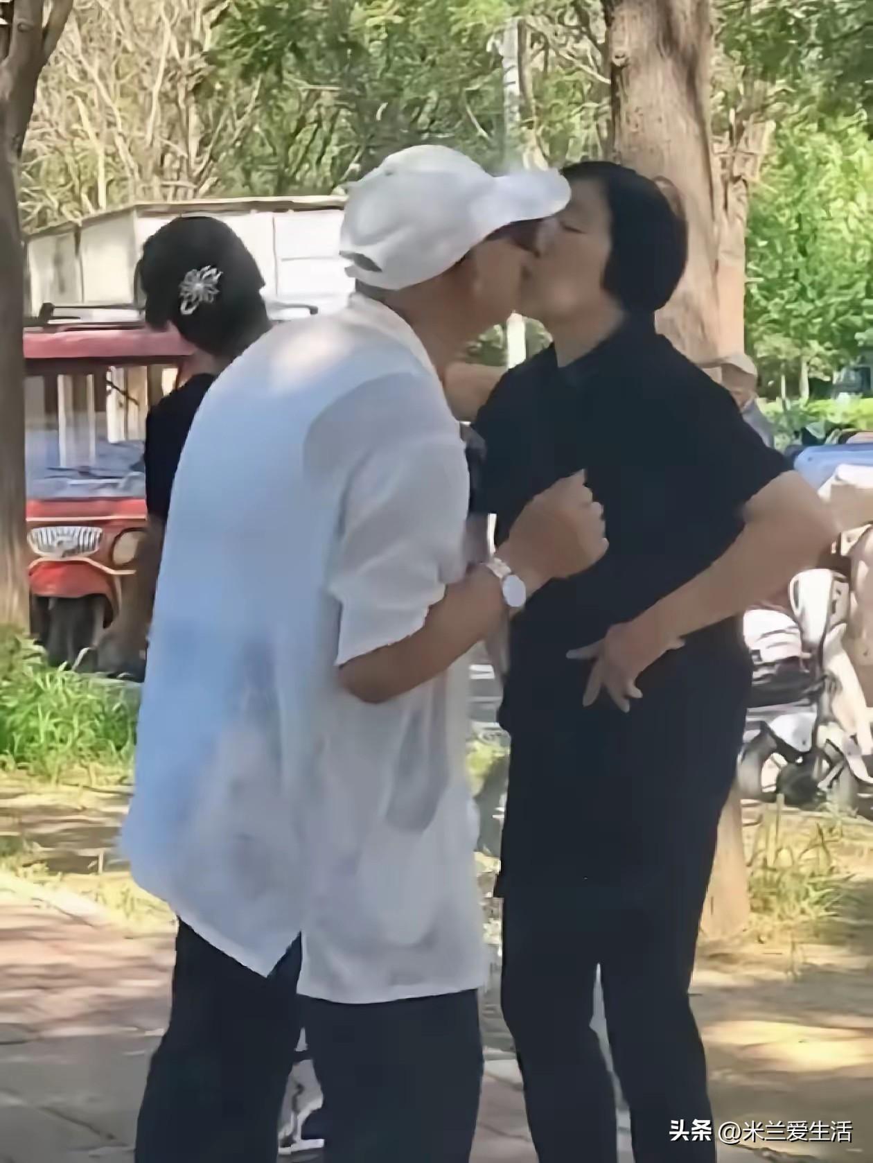 羞羞羞[我想静静][我想静静][我想静静]
我觉得不管是年轻人，
还是老年人，公