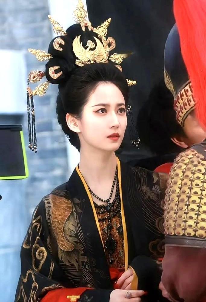 “要是陈钰琪不大爆特爆，就是我的失败！”

于正这话放得真够狠。

这姐们儿的资