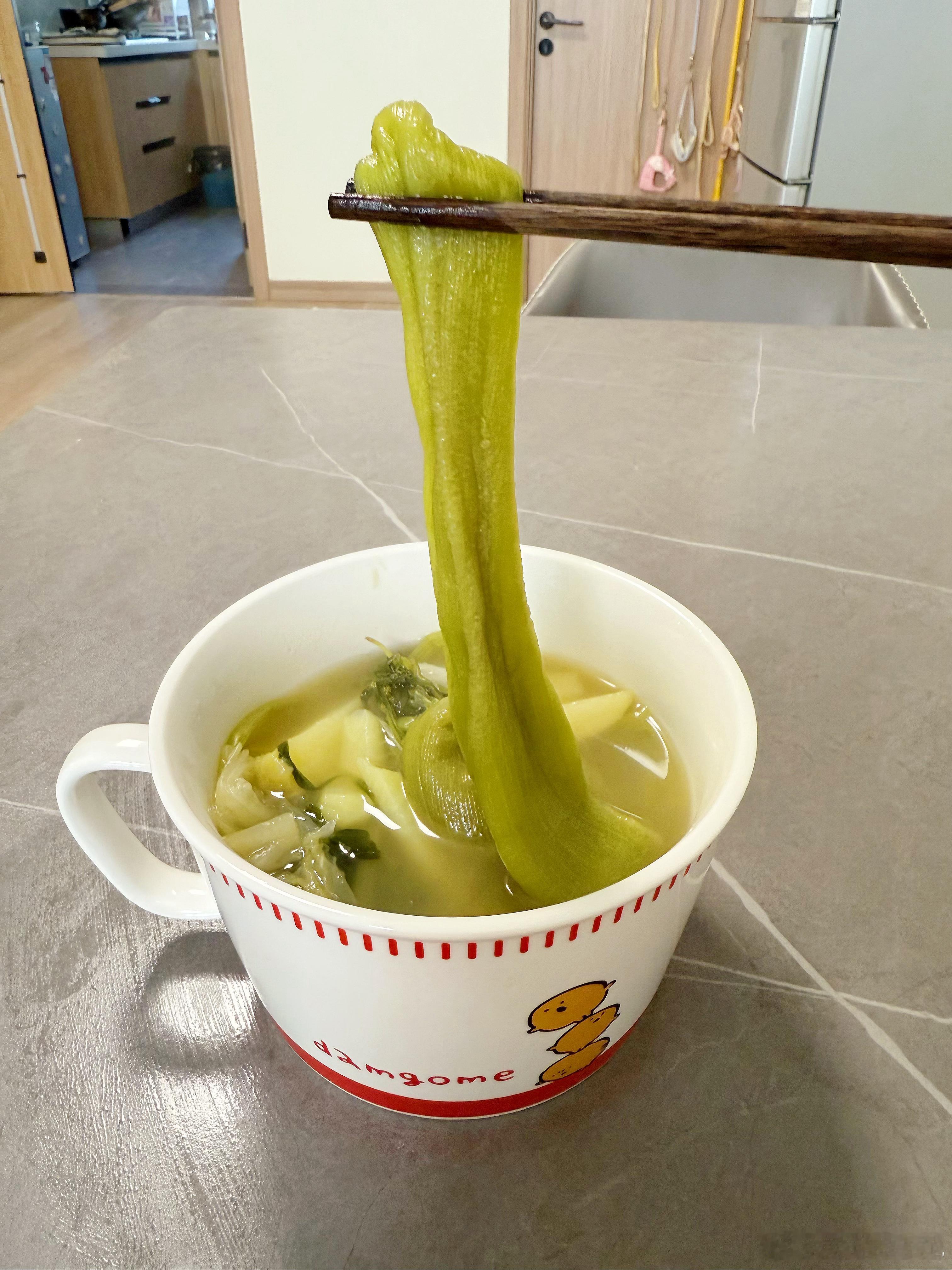 天天看那吃播吃整条丝瓜蔬菜汤 今天终于轮到我吃了 ​​​