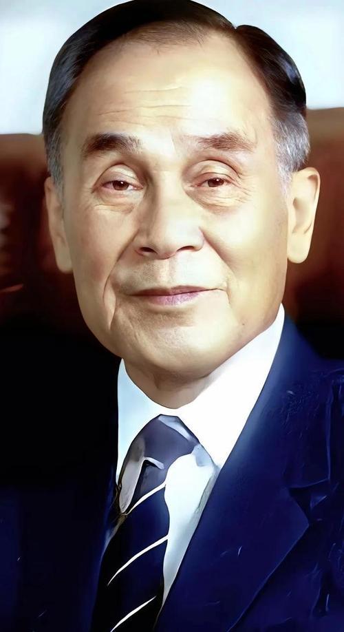 庄世平裸捐给国家2000亿，96岁去世时享受国葬规格，儿子却开出租谋生
 
你可