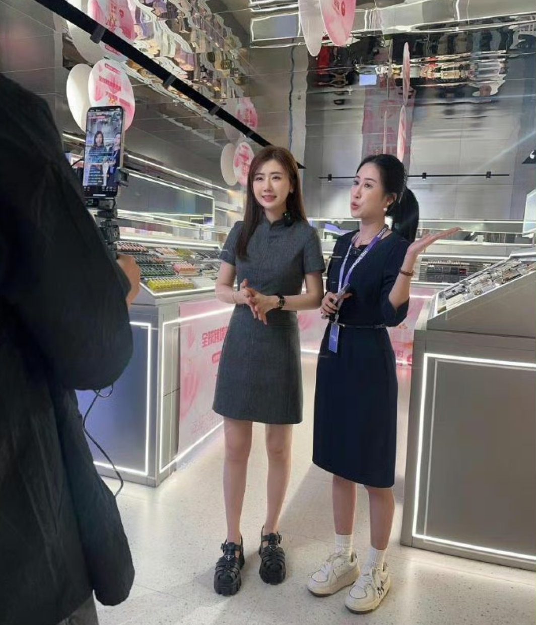 原以为福原爱有些胖，没想到她其实很瘦。  