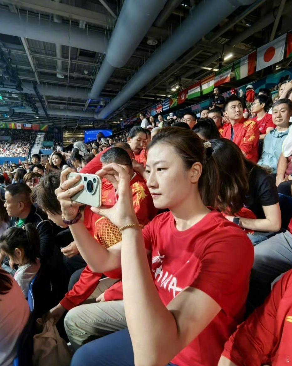 这届奥运会，华为手机算是出圈了，不管是赛场上还是赛场下，都能看到华为的旗舰机，主