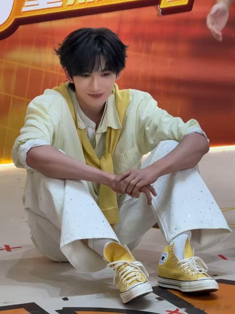 余宇涵换头像 谁还没看到余宇涵换头像，新头像库里也太帅，把篮球信仰放在头像里，少