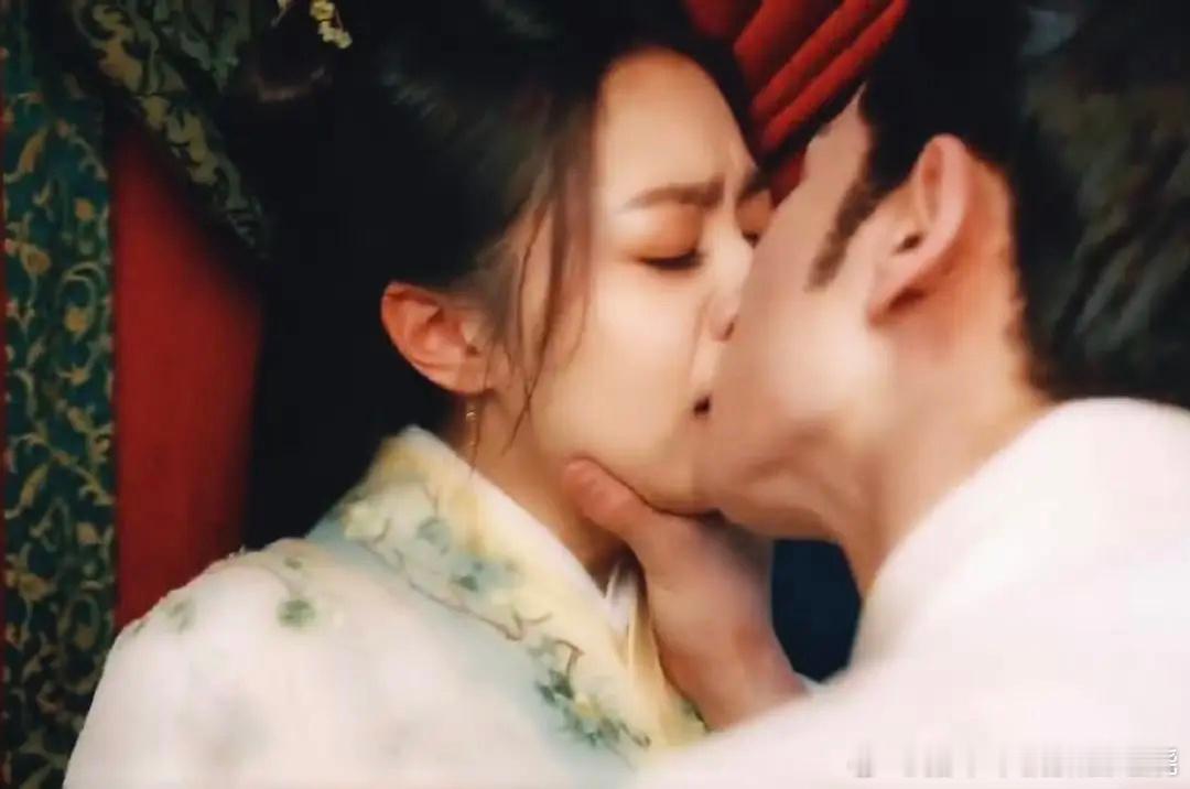 张凌赫的癖好：强制爱 