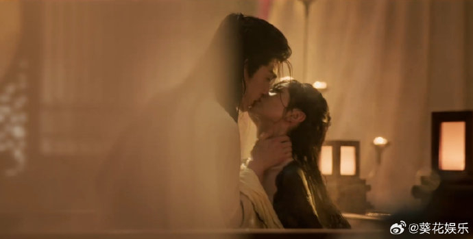 张凌赫田曦薇浴桶吻戏 啊啊啊啊张凌赫田曦薇浴桶吻