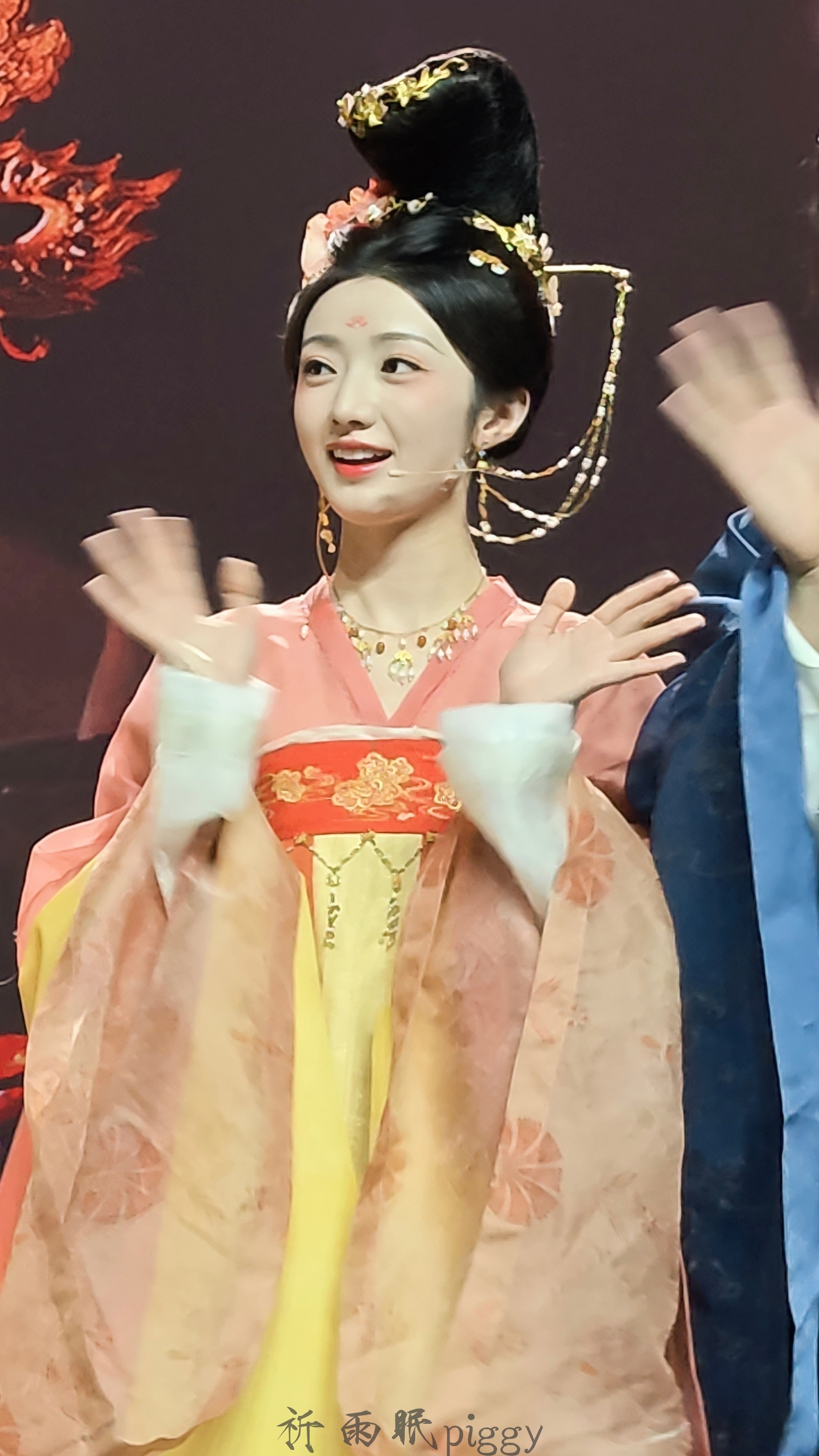 黄羿 hy黄羿hy 黄羿伍元照 hy黄羿盛世天下 原图直出！如此萌萌的羿儿 