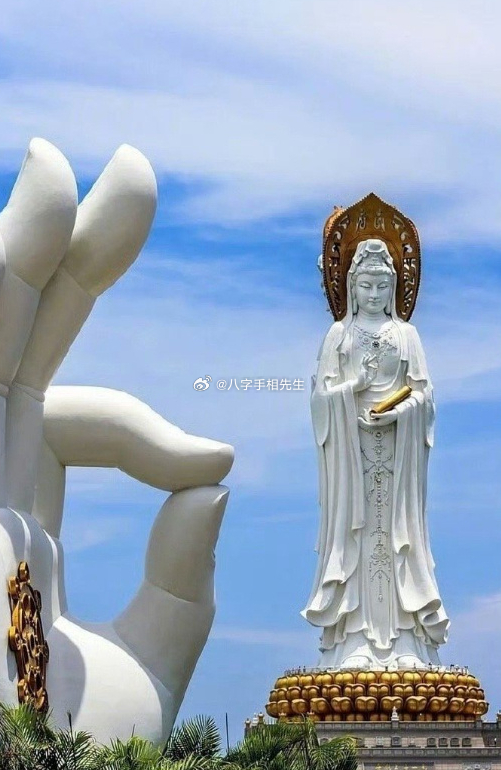 礼赞菩萨，接下来，你会鸿运当头，有好彩头，发生在你身上的都是好的事情喜事临门，诸