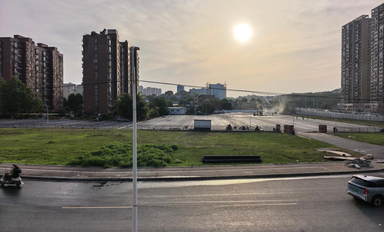 景德镇古镇天御对面的停车场赶在五一假期前建成随手拍城市建设景德镇[超话]  ​​