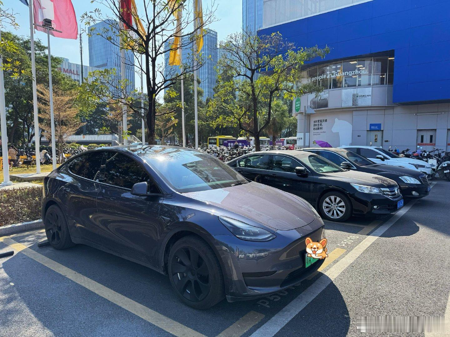 其实大部分是汽车媒体和博主换的，正经人真没有这么频繁换车，因为车的使用场景和频率