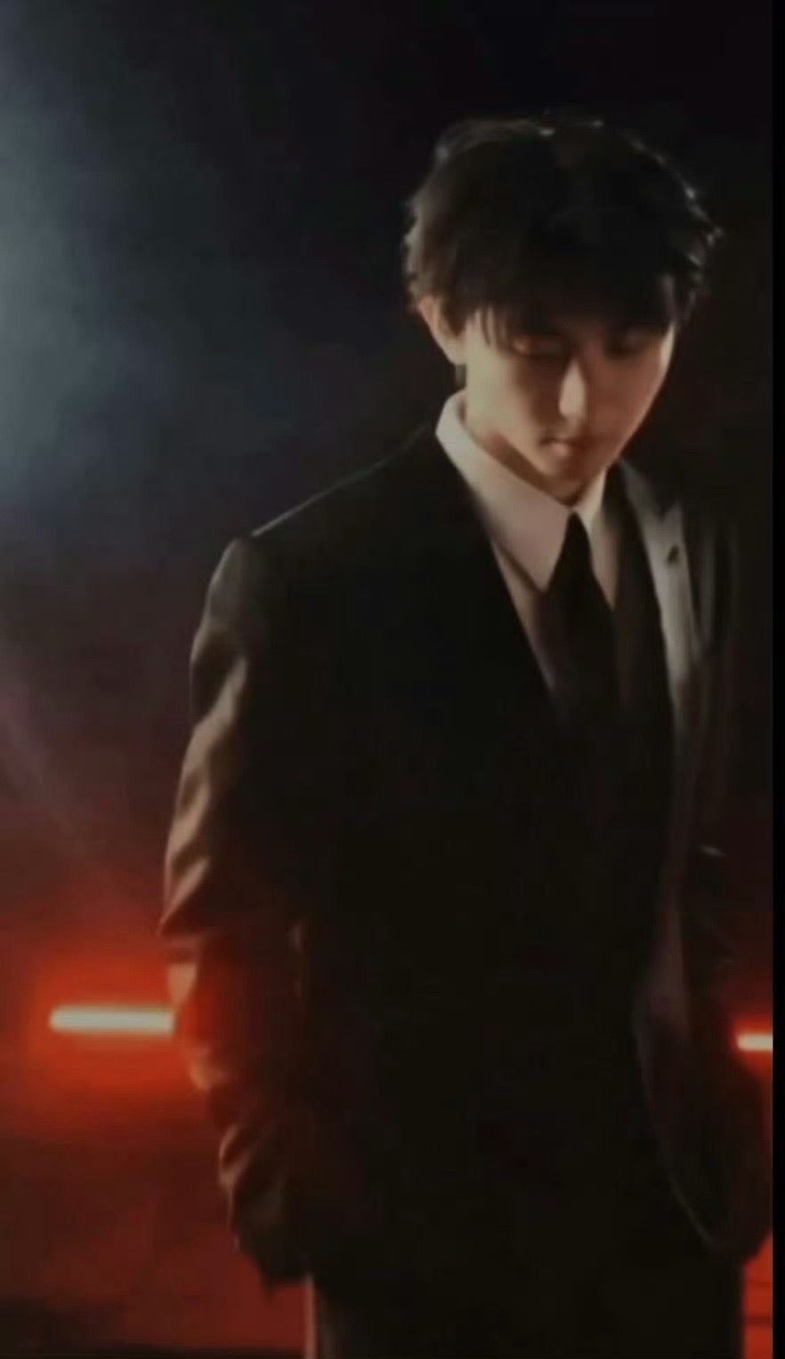 马嘉祺高会更新两张live图 马嘉祺黑西装live