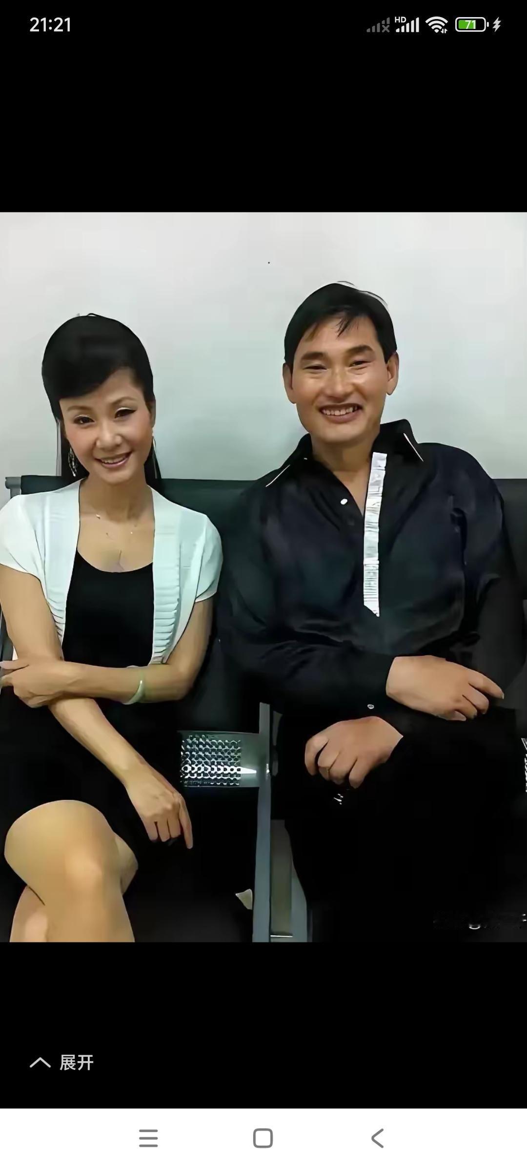 想当年要不是于文华给他推荐到星光大道，他哪能成为现代的大明星，大名人。

所以说