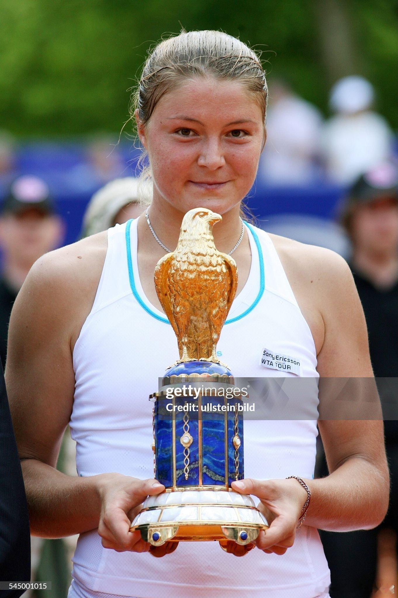 萨芬娜在2008柏林1000赛（一级赛）的含金量很高啊！1R: (WC)格尔格斯