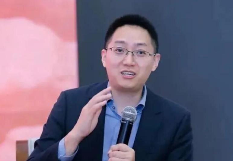 粉笔CEO人大演讲翻车：他有1对3错！
 
粉笔CEO人大演讲引发争议，并非全盘