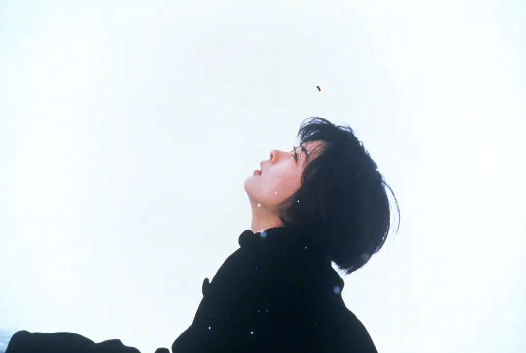 情书女主中山美穗去世  日本演员中山美穗去世，被发现死于家中浴缸，享年54岁。她