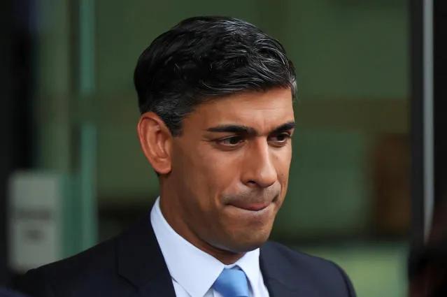 英国首相在向乌克兰派遣英国士兵问题上出尔反尔。里希·苏纳克表示，“有关此事存在一