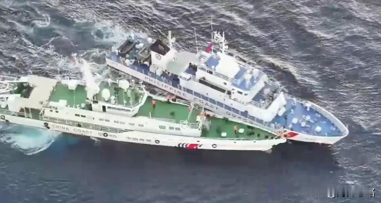#中方：菲海警船故意冲撞中方海警艇#

小国总爱趁人之危，譬如菲律宾，就在大陆3